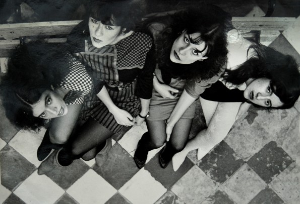 ROUGE, 1980 (Maria Epumer, Claudia Sinesi, Ana Croti y AA, no me acuerdo quienes eran nuestros novios)
