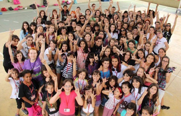 Participantes y profesoras del Girls Rock Camp Brasil 2013
