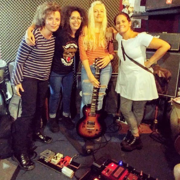 Listas para el show, Sol Bassa, Josefina Anselmo y Sandra Vazquez